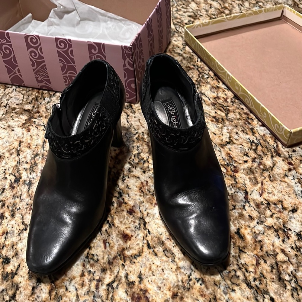 BRIGHTON ankle boots!!! Size 7M.